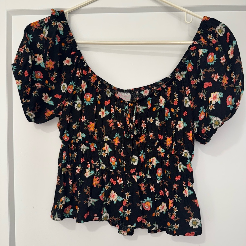 Floral Black Puff Sleeve Top